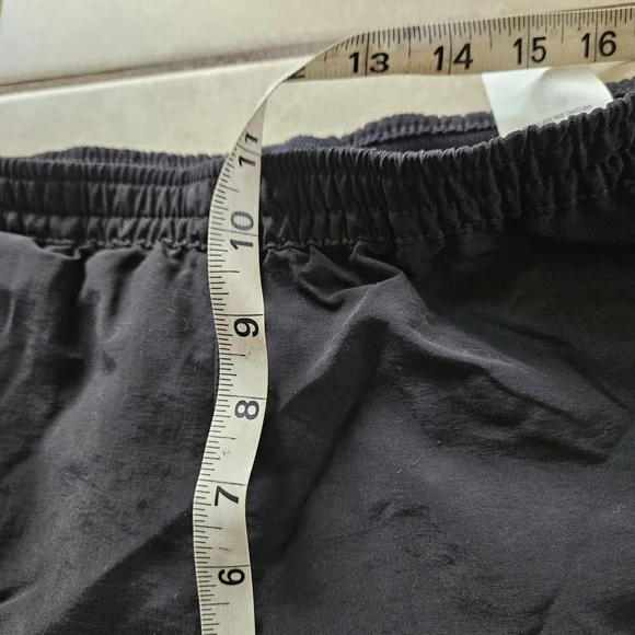 Patagonia Black Baggy Shorts - Picture 7 of 7